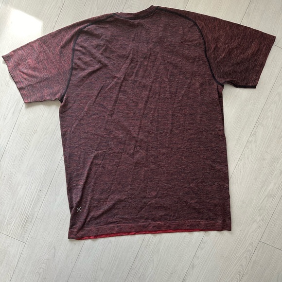 Lululemon Metal Vent Tech Short Sleeve 2.0 - Picture 2 of 2